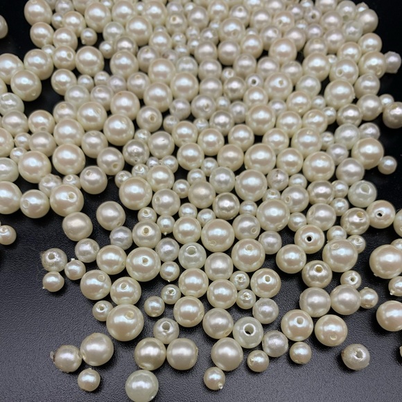 Pearl Beads. Assorted sizes. - Picture 1 of 2